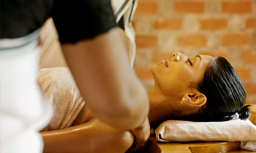 Kairali Ayurveda Training, Abhiyangam Massage